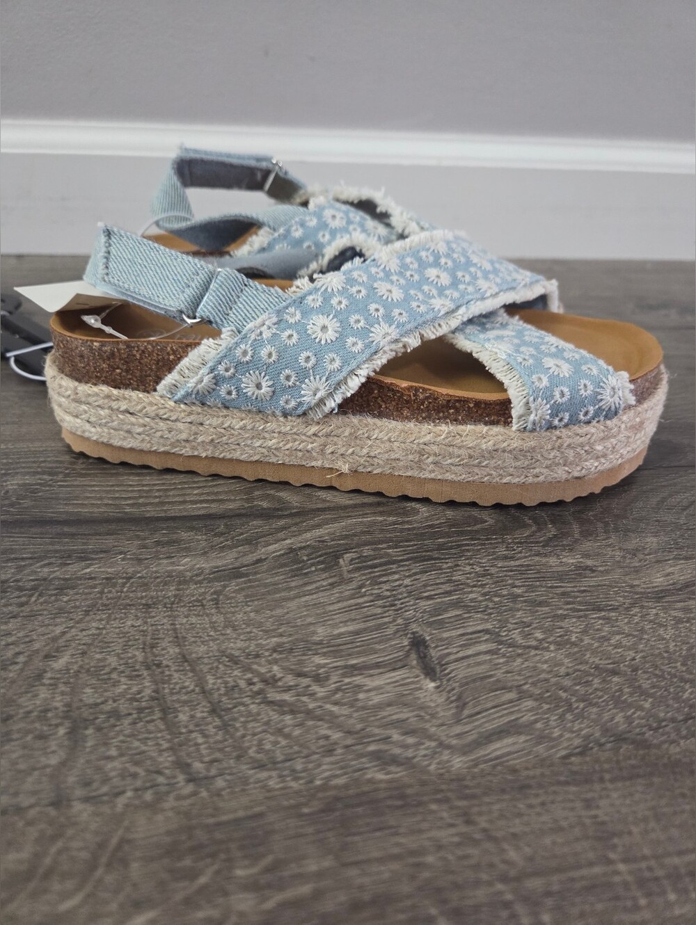 Girls Light Blue Daisy Espadrille Platform Sandals Size 3 NWT
